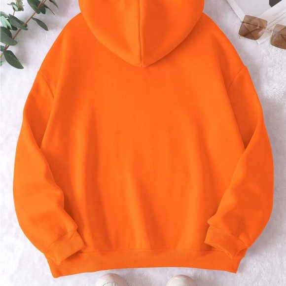 Hoodie with pockets on front with cap - Picture 5 of 6